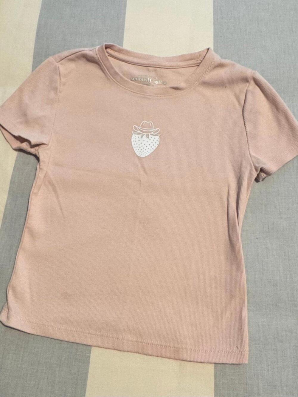 Aeropostale graphic tee size Small
